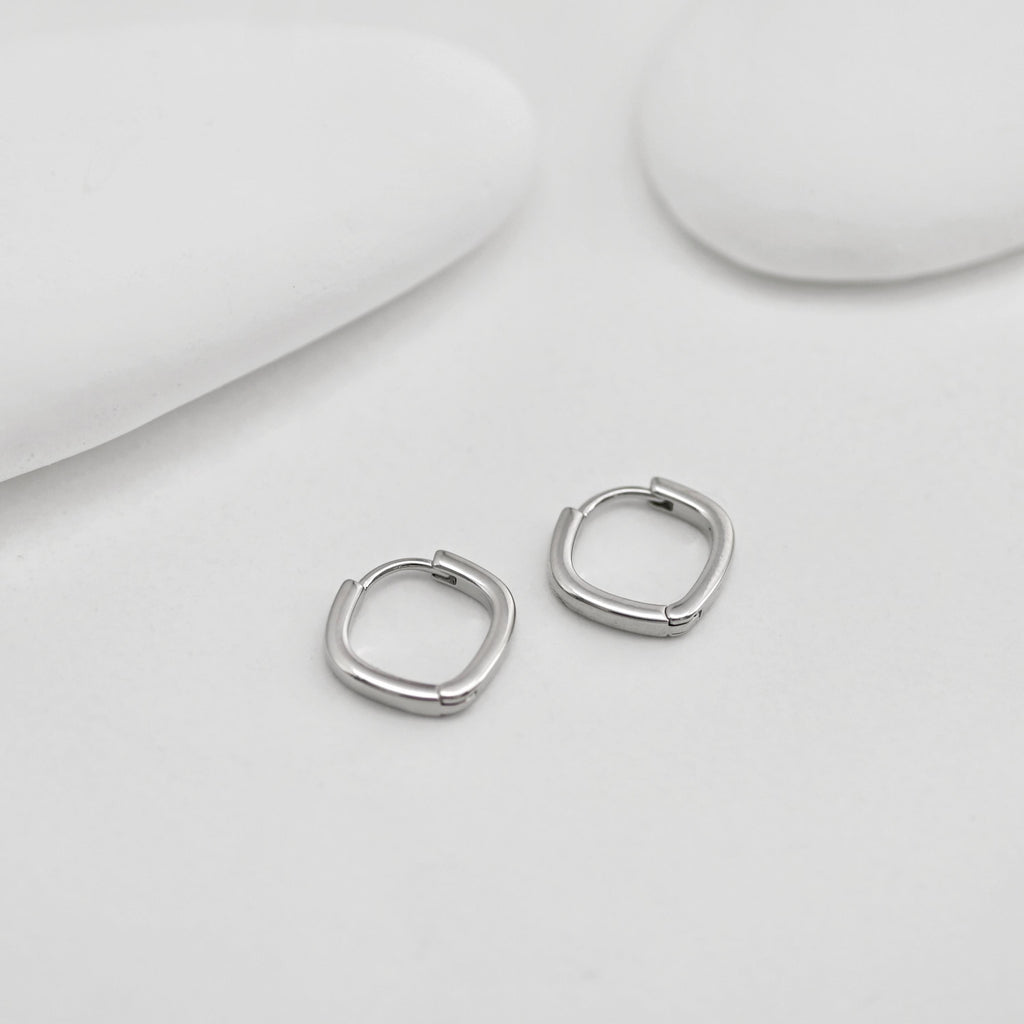 Geometric Rhombus Hoop, Minimalist Everyday Earrings, 15mm, 18K Gold Plated Leverback Earrings, Huggie Hoops Earring D0540